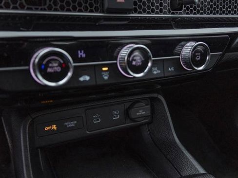 Used 2025 Honda Civic Sport image 19