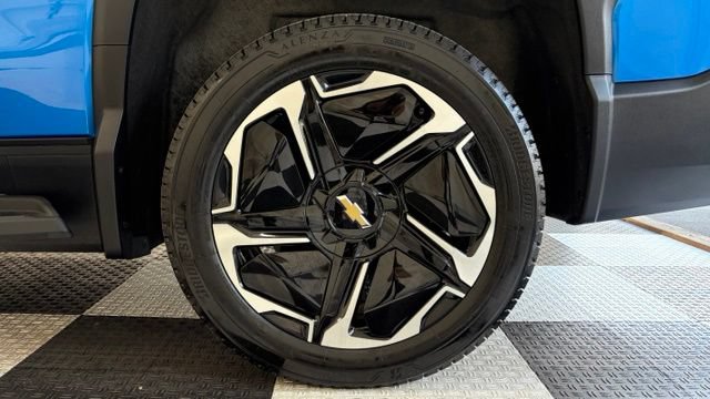 Used 2026 Chevrolet Silverado EV LT AWD/4WD image 16