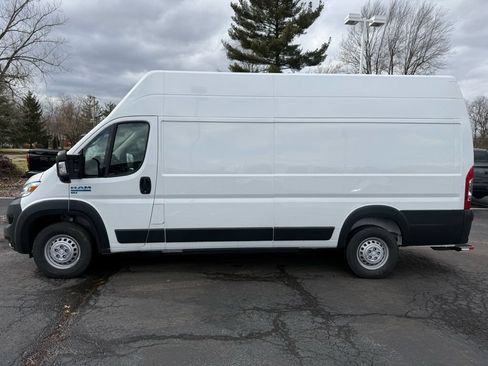 Used 2024 RAM ProMaster 3500 w/ Delivery Van Package FWD image 9