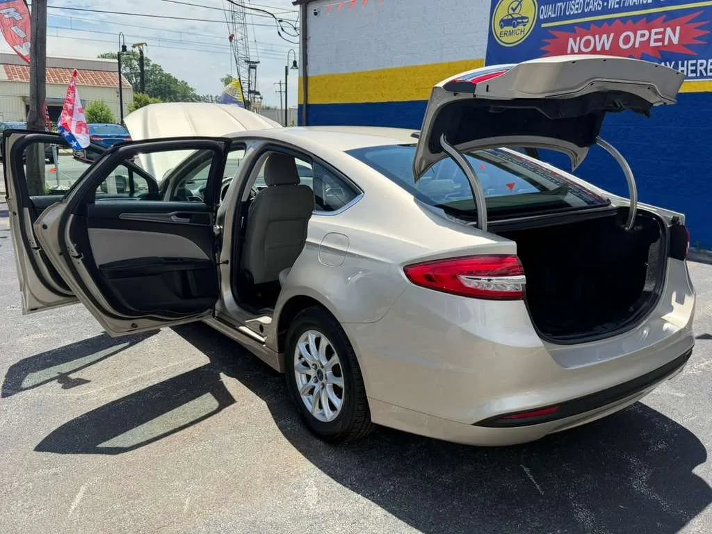 Used 2018 Ford Fusion S FWD image 16