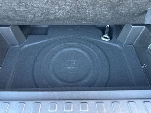 Used 2024 GMC Terrain SLE image 53