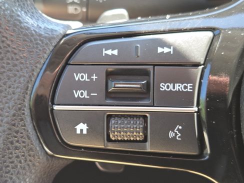 Certified 2023 Honda Pilot LX image 11