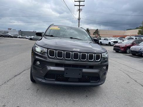 Used 2024 Jeep Compass Latitude AWD/4WD image 5