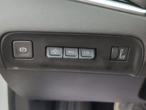 Used 2022 Buick Enclave Avenir w/ Avenir Technology Package AWD/4WD image 22