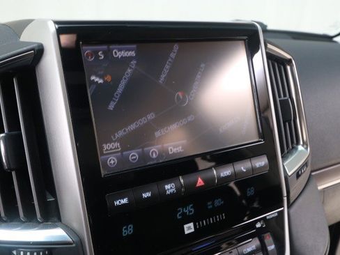 Used 2016 Toyota Land Cruiser AWD/4WD image 38
