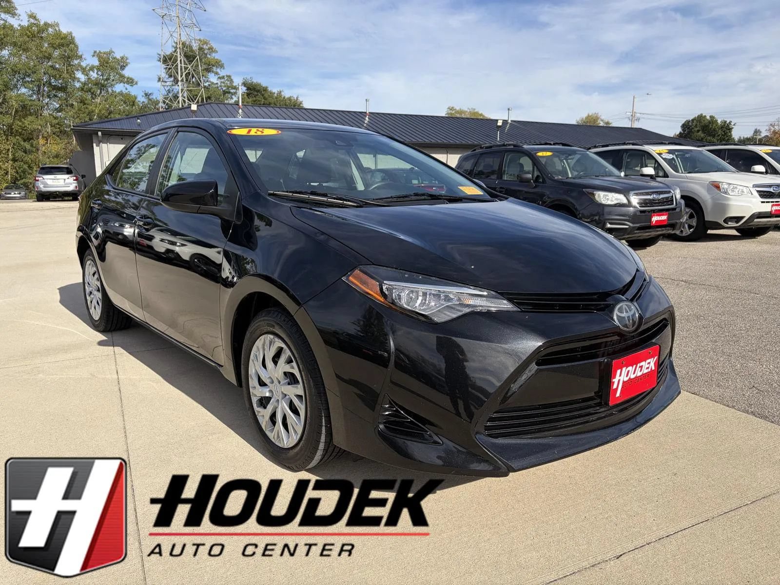 Used 2018 Toyota Corolla LE FWD image 1