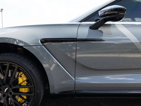Used 2022 Aston Martin DBX AWD/4WD image 16