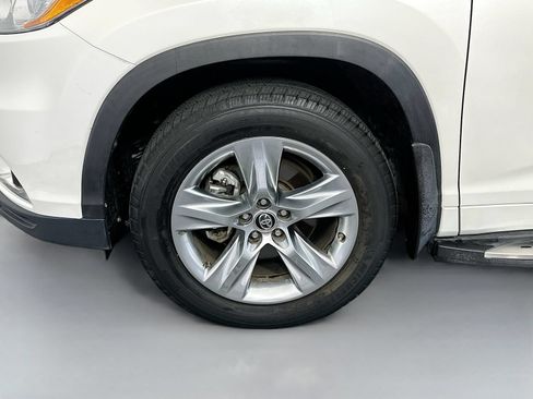 Used 2016 Toyota Highlander Limited FWD image 30