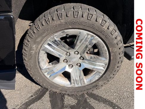 Used 2019 Chevrolet Silverado 1500 Custom w/ Custom Convenience Package AWD/4WD image 4