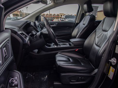 Used 2022 Ford Edge Titanium image 12