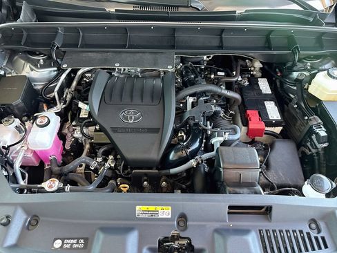 Certified 2026 Toyota Highlander XLE AWD/4WD image 30