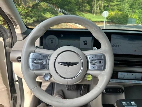 Used 2023 Genesis GV60 Performance AWD/4WD image 7