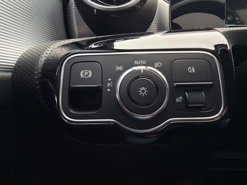 Used 2020 Mercedes-Benz CLA 250 image 23