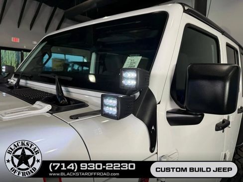 Used 2025 Jeep Wrangler Unlimited Rubicon AWD/4WD image 31