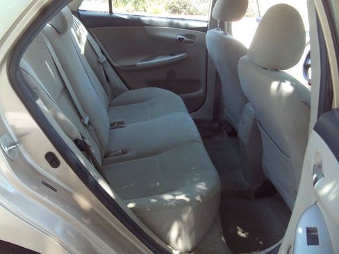 Used 2011 Toyota Corolla LE FWD image 14