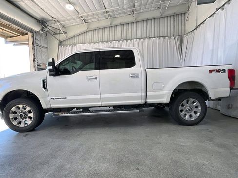 Used 2019 Ford F250 Lariat w/ Chrome Package image 26