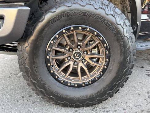 Used 2020 Ford F150 Raptor w/ Equipment Group 802A Luxury image 8