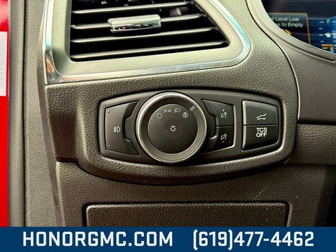 Used 2024 Ford Edge Titanium image 12