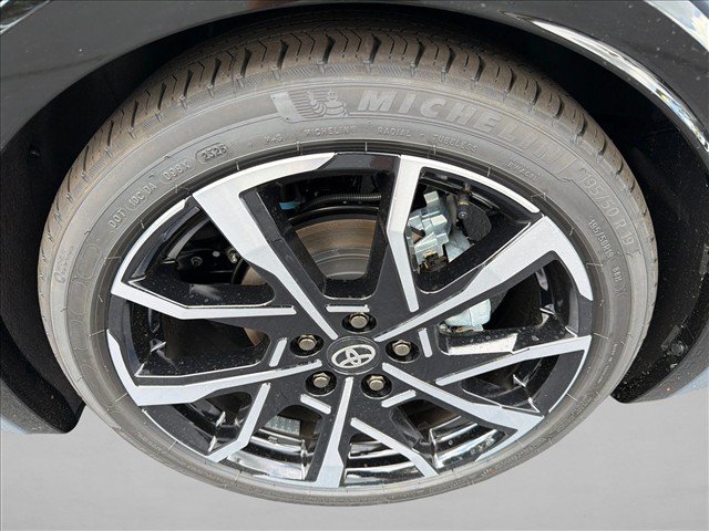 New 2027 Toyota Prius Plug-In Hybrid FWD image 19