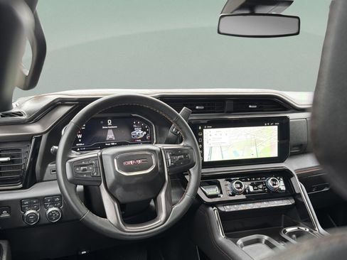 Used 2025 GMC Sierra 2500 AT4 image 32