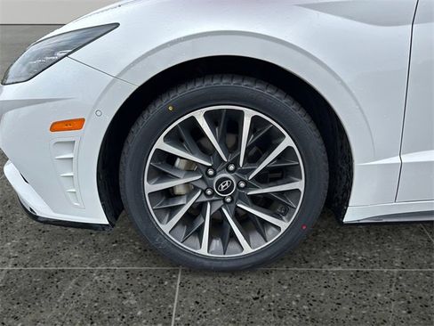 Used 2023 Hyundai Sonata Limited image 14