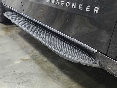 Used 2023 Jeep Wagoneer Series II image 15