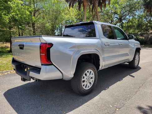 Used 2024 Toyota Tacoma SR5 RWD image 7