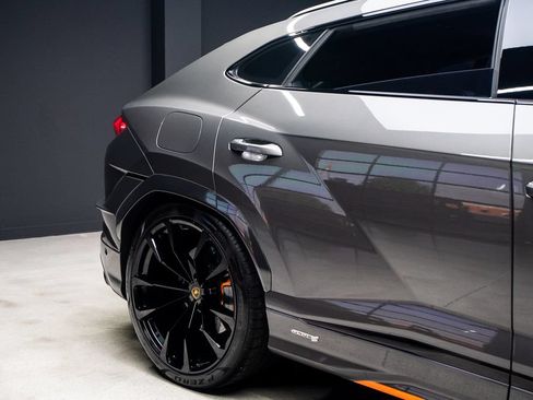 Used 2024 Lamborghini Urus S AWD/4WD image 21