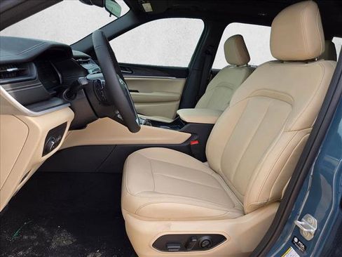 New 2026 Jeep Grand Cherokee L Limited AWD/4WD image 4
