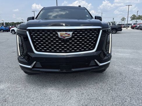 Used 2026 Cadillac Escalade Luxury RWD image 2