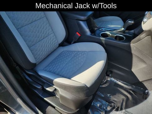 Used 2019 Chevrolet Equinox LS w/ LS Convenience Package image 25