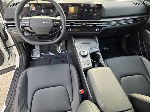 New 2026 Kia Sportage EX image 25