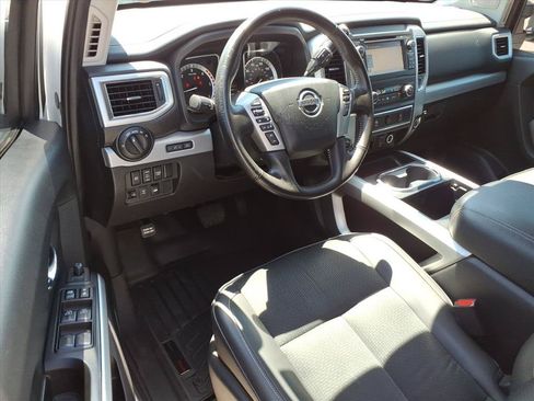 Used 2018 Nissan Titan PRO-4X w/ Pro-4x Utility Package AWD/4WD image 7