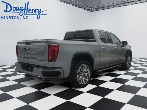 Used 2025 GMC Sierra 1500 Denali w/ Denali Reserve Package AWD/4WD image 5