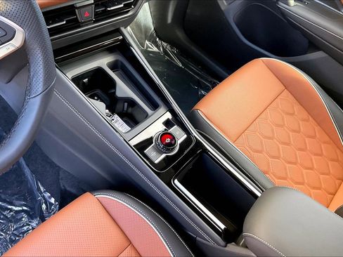 New 2026 Volkswagen Tiguan SEL R-Line image 7