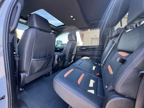 Used 2024 GMC Sierra 2500 AT4 w/ AT4 Premium Plus Package AWD/4WD image 36
