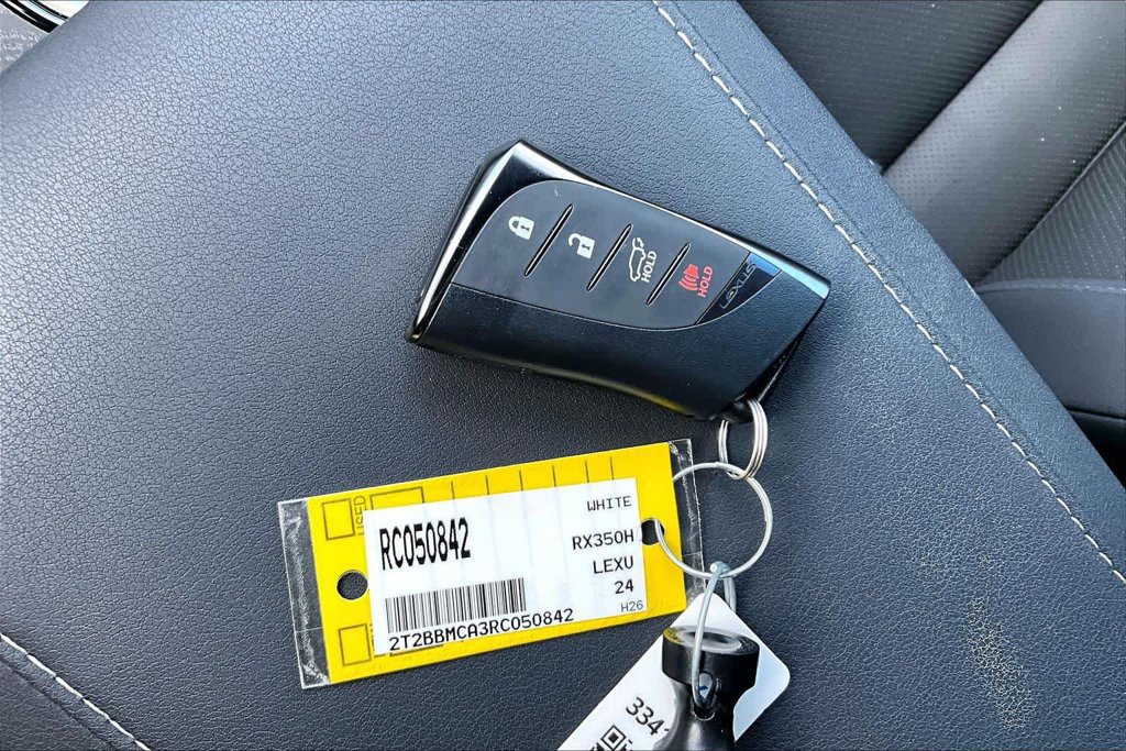 Used 2024 Lexus RX 350h w/ Accessory Package (Z1) AWD/4WD image 13