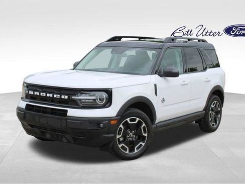 Used 2024 Ford Bronco Sport Outer Banks image 1