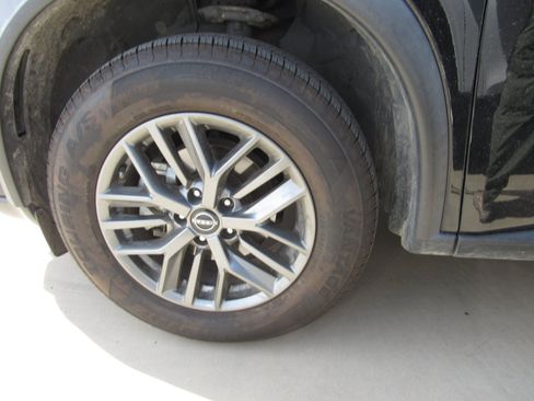 Used 2024 Nissan Rogue S FWD image 5