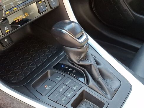 Certified 2021 Toyota RAV4 XLE Premium image 18