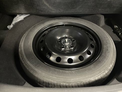 Used 2024 Lincoln Nautilus Premier w/ Equipment Group 102A image 29