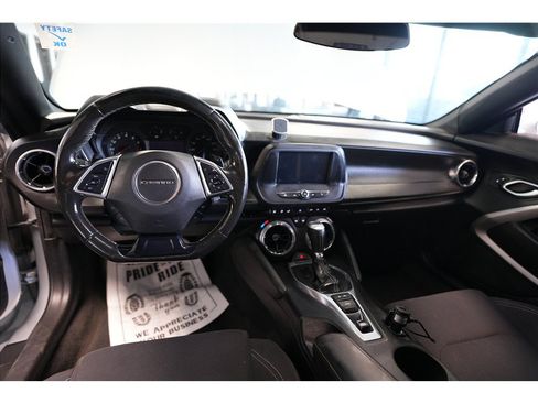 Used 2018 Chevrolet Camaro LT RWD image 12
