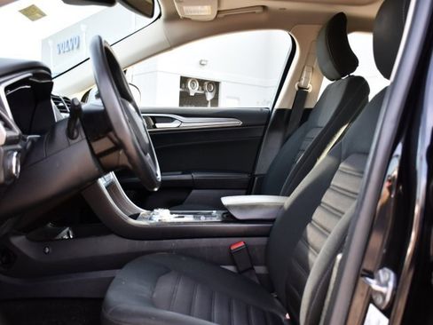 Used 2019 Ford Fusion SE image 11