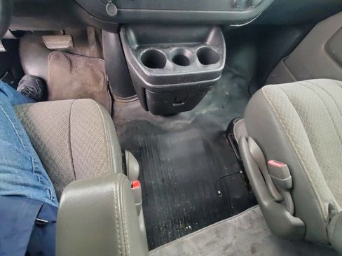 Used 2014 GMC Savana 1500 AWD image 24