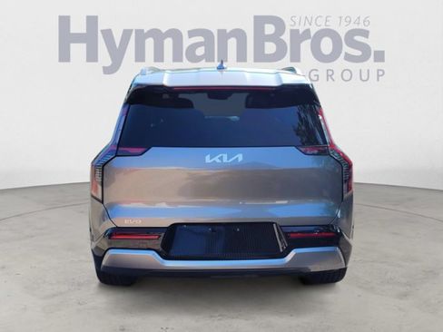 Used 2024 Kia EV9 Land AWD/4WD image 4