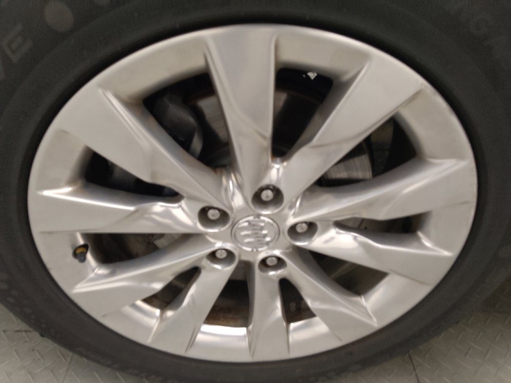 Used 2017 Buick Envision Essence FWD image 31