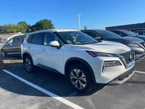 Used 2023 Nissan Rogue SV AWD/4WD image 3