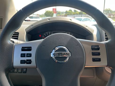 Used 2020 Nissan Frontier SV RWD image 43