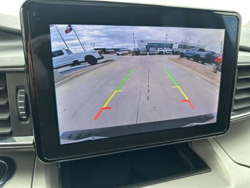 Used 2022 Ford Explorer XLT w/ Equipment Group 202A image 23