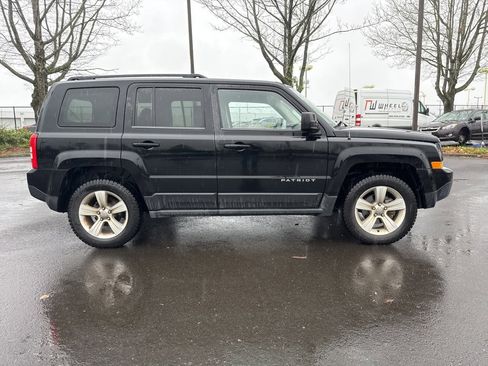 Used 2014 Jeep Patriot Sport w/ Power Value Group image 8